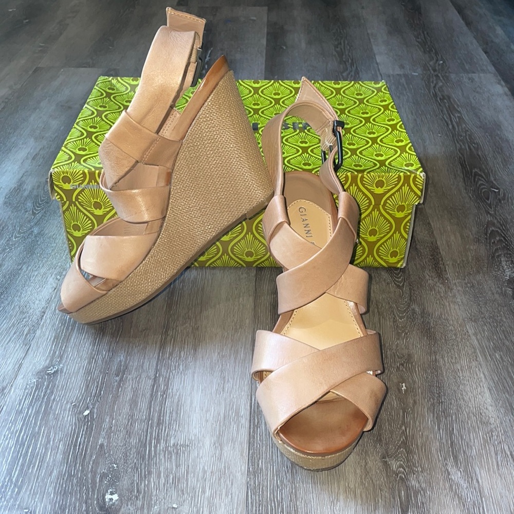 Gianni Bini Dark Tan Wedges